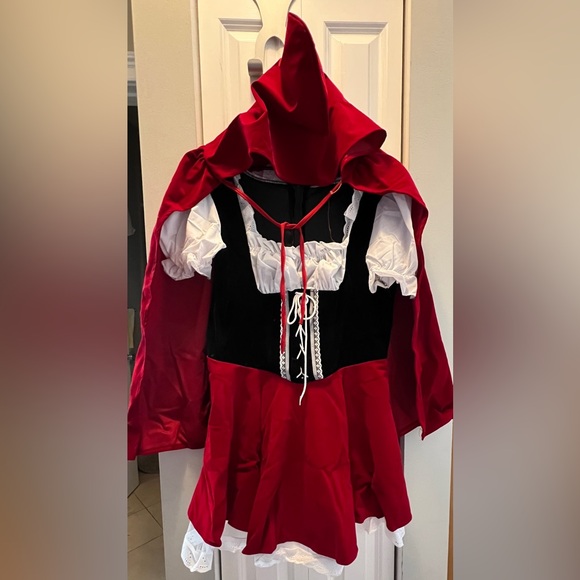 Little Red Riding Hood - Picture 3 of 4